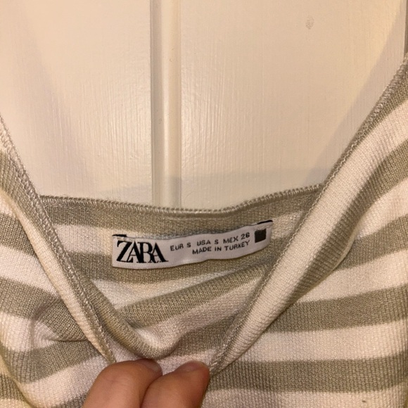 Very flattering Zara mini dress size S - Picture 3 of 3